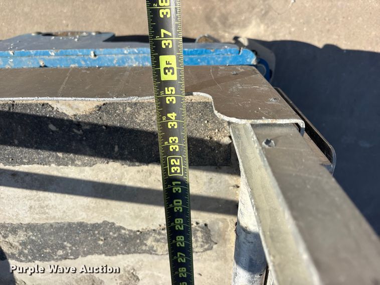 image for item ET7308 2017 Genie GR-20 vertical lift