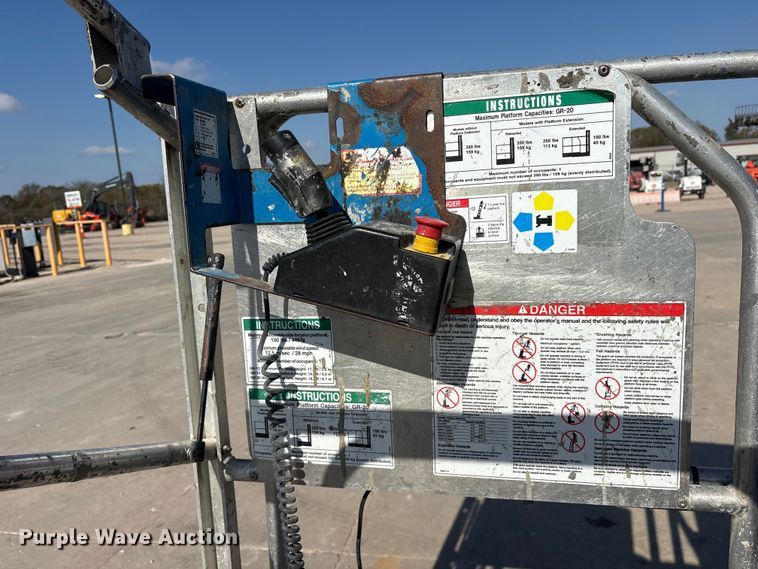 image for item ET7308 2017 Genie GR-20 vertical lift