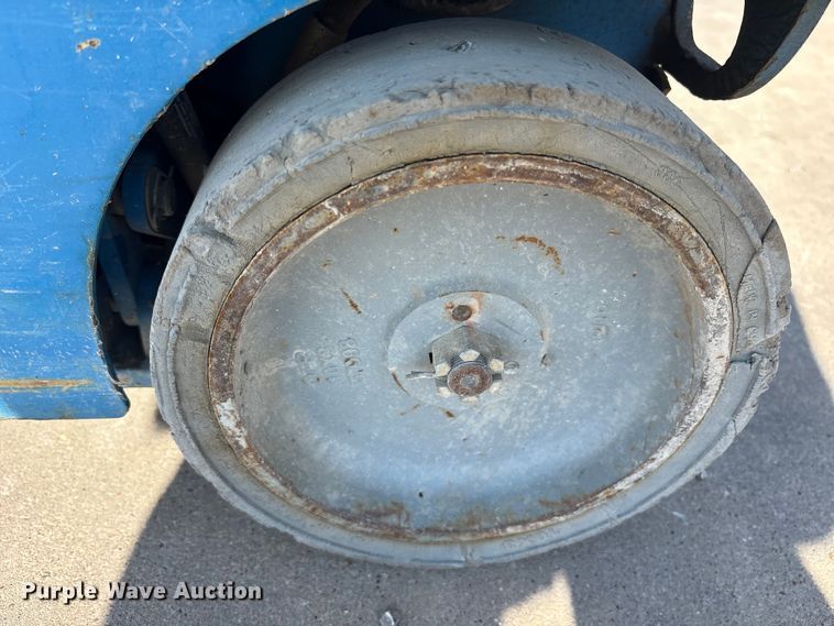 image for item ET7308 2017 Genie GR-20 vertical lift