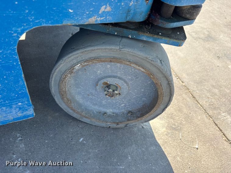 image for item ET7308 2017 Genie GR-20 vertical lift