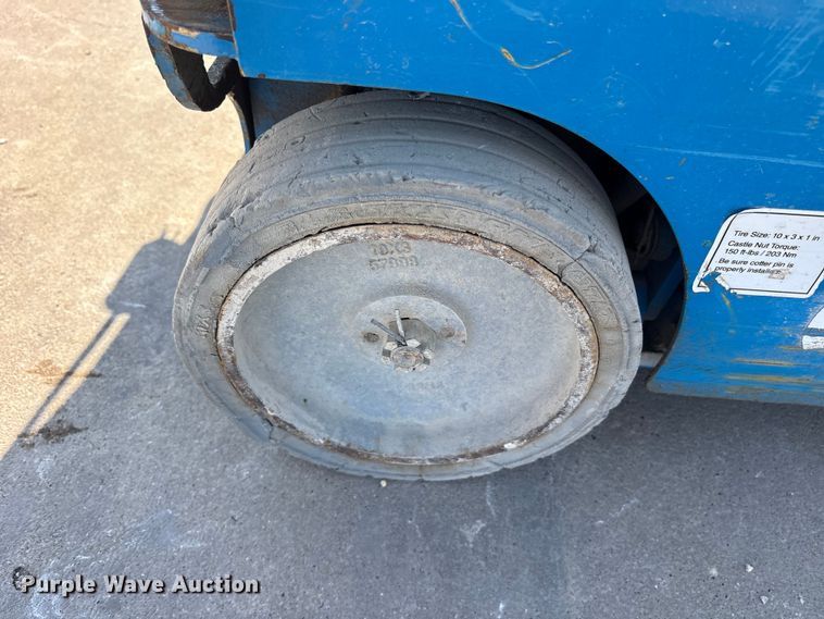 image for item ET7308 2017 Genie GR-20 vertical lift