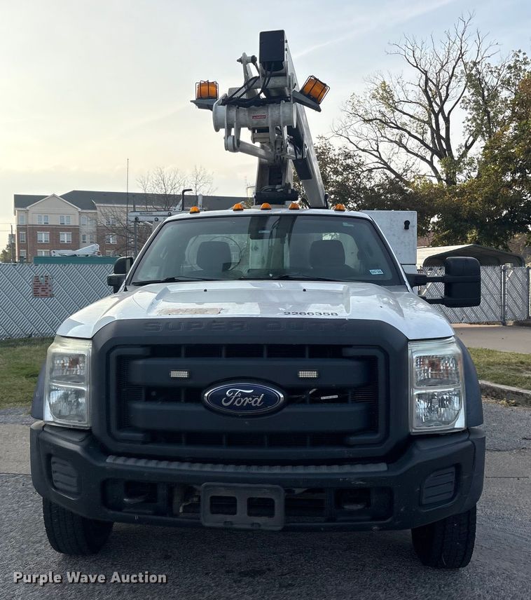 CAMIóN CON CANASTILLA 2016 FORD VERSALIFT