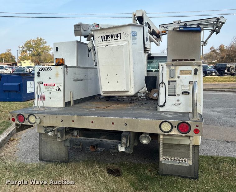 image for item ET7318 2016 Ford F450 Super Duty bucket truck