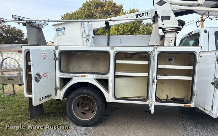 image for item ET7318 2016 Ford F450 Super Duty bucket truck