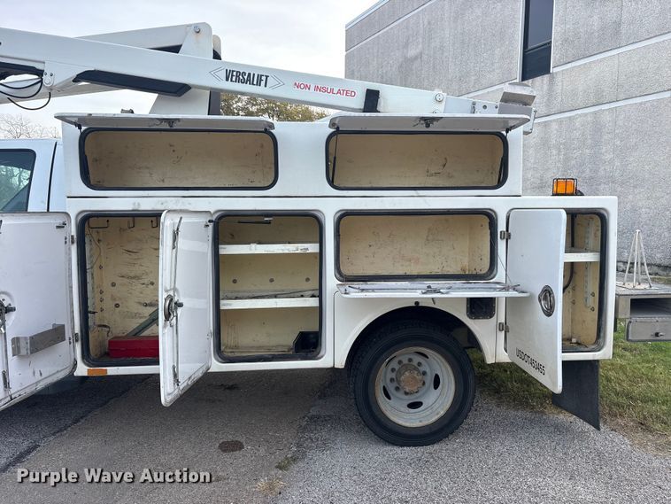 image for item ET7318 2016 Ford F450 Super Duty bucket truck