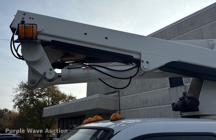 image for item ET7318 2016 Ford F450 Super Duty bucket truck