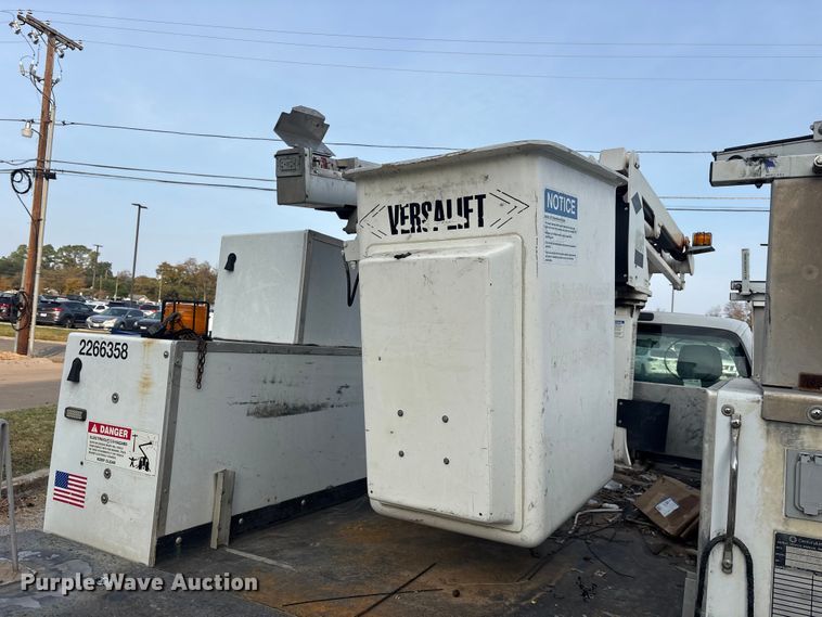 image for item ET7318 2016 Ford F450 Super Duty bucket truck