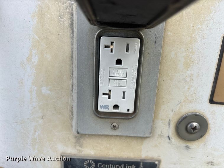 image for item ET7318 2016 Ford F450 Super Duty bucket truck