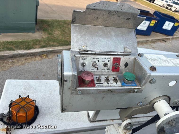 image for item ET7318 2016 Ford F450 Super Duty bucket truck