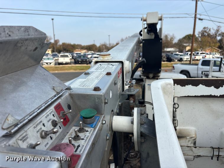 image for item ET7318 2016 Ford F450 Super Duty bucket truck