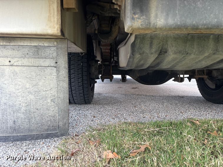 image for item ET7318 2016 Ford F450 Super Duty bucket truck