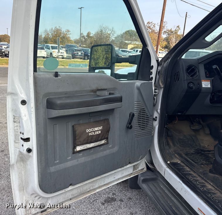 image for item ET7318 2016 Ford F450 Super Duty bucket truck