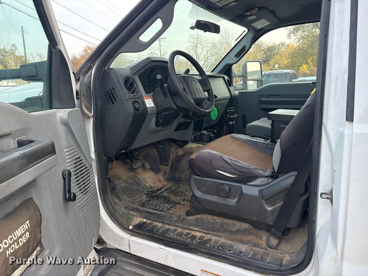 image for item ET7318 2016 Ford F450 Super Duty bucket truck