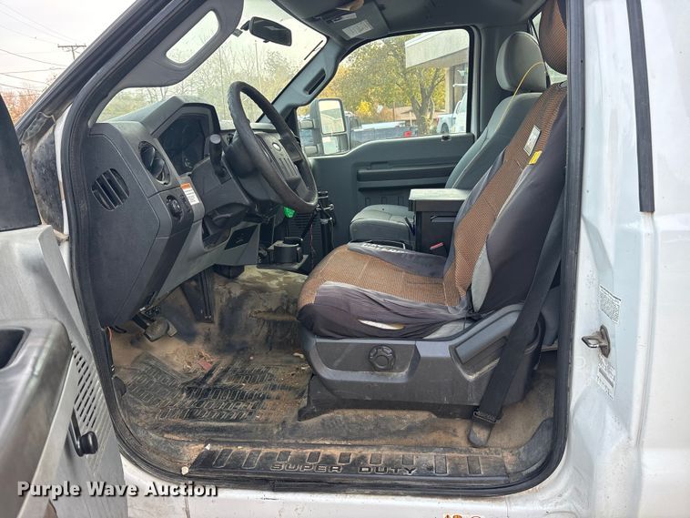 image for item ET7318 2016 Ford F450 Super Duty bucket truck