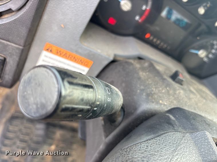 image for item ET7318 2016 Ford F450 Super Duty bucket truck