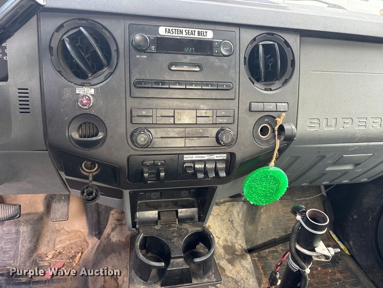 image for item ET7318 2016 Ford F450 Super Duty bucket truck