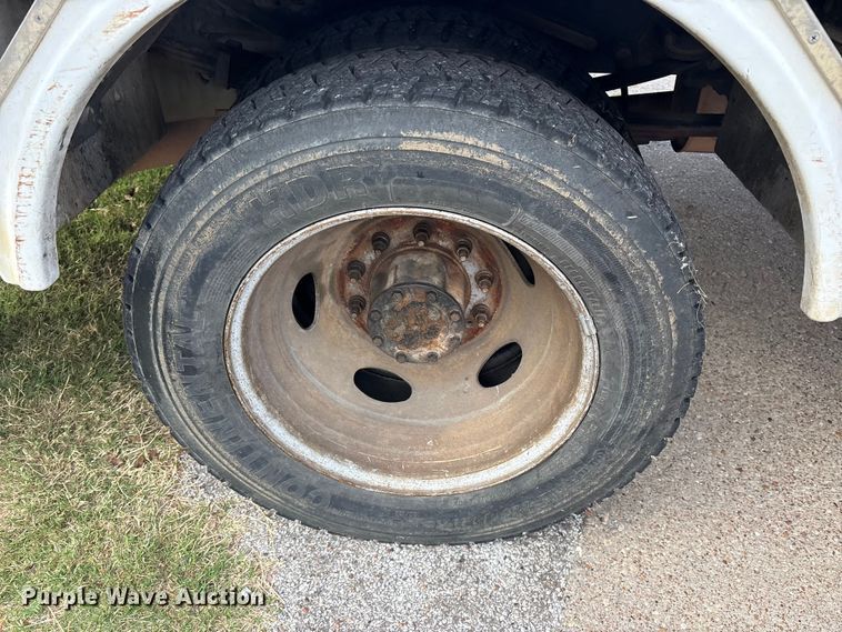 image for item ET7318 2016 Ford F450 Super Duty bucket truck