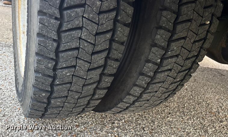 image for item ET7318 2016 Ford F450 Super Duty bucket truck