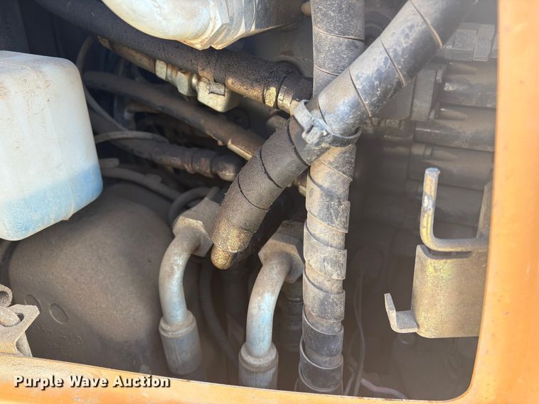 image for item ET8618 2012 Case CX75SR excavator