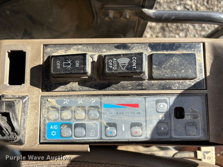 image for item ET8618 2012 Case CX75SR excavator