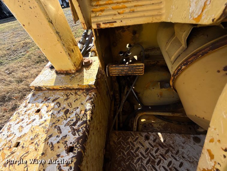 image for item EU5391 John Deere 350-B dozer