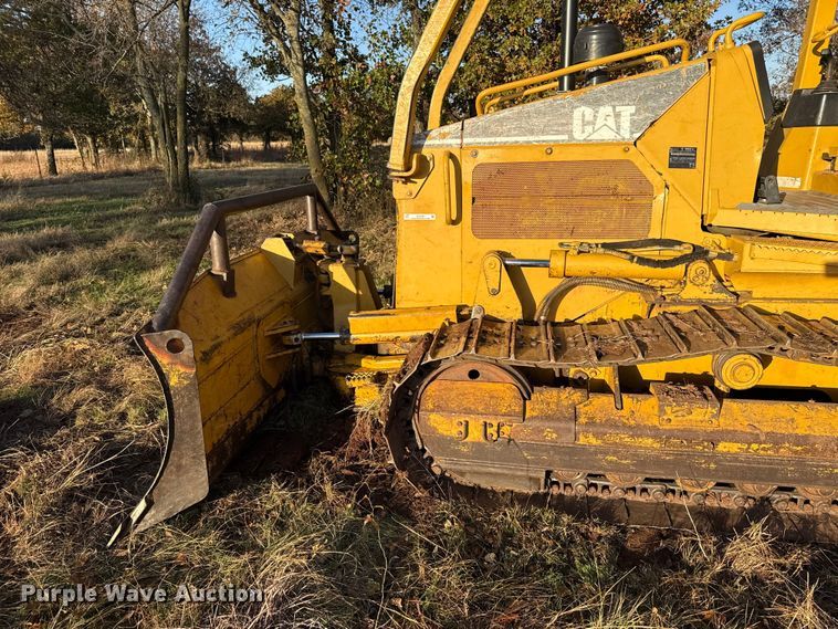 image for item EU5397 2006 Caterpillar D4G XL dozer