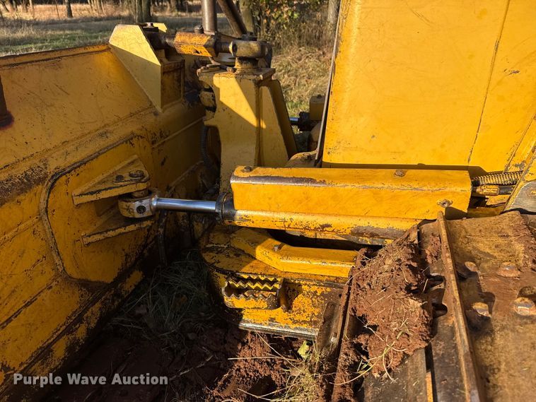 image for item EU5397 2006 Caterpillar D4G XL dozer