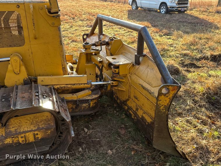 image for item EU5397 2006 Caterpillar D4G XL dozer