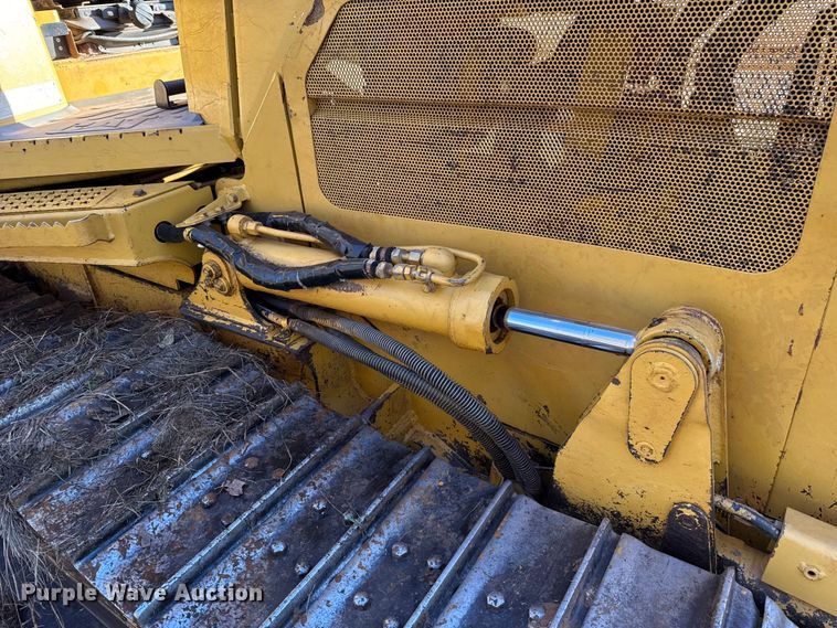 image for item EU5397 2006 Caterpillar D4G XL dozer