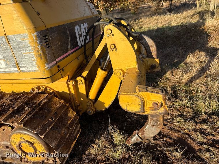 image for item EU5397 2006 Caterpillar D4G XL dozer