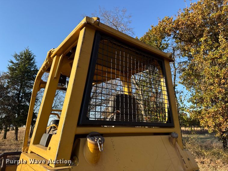 image for item EU5397 2006 Caterpillar D4G XL dozer