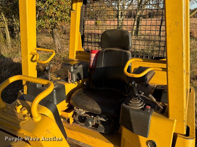 image for item EU5397 2006 Caterpillar D4G XL dozer