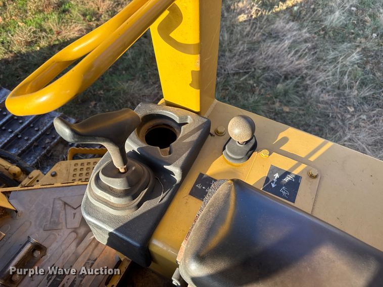 image for item EU5397 2006 Caterpillar D4G XL dozer