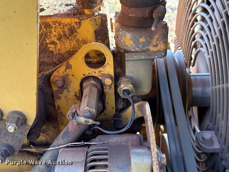 image for item EU5397 2006 Caterpillar D4G XL dozer