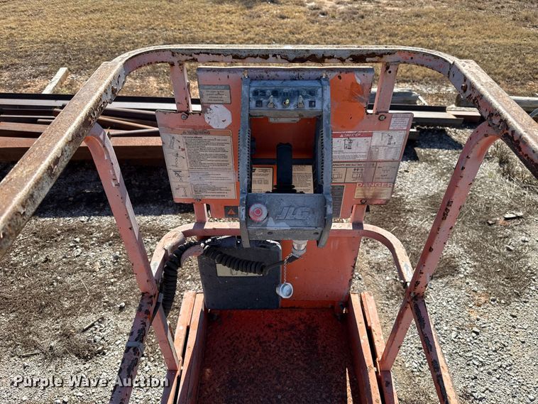 image for item EU5402 2017 JLG 1930ES scissor lift