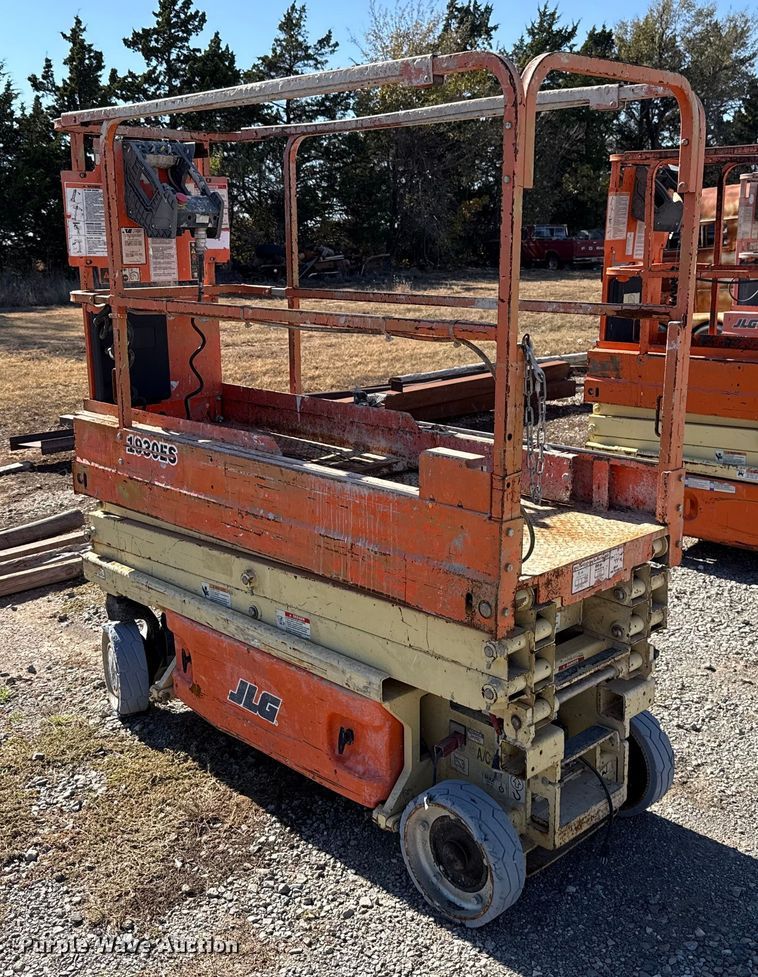 image for item EU5404 2017 JLG 1930ES scissor lift