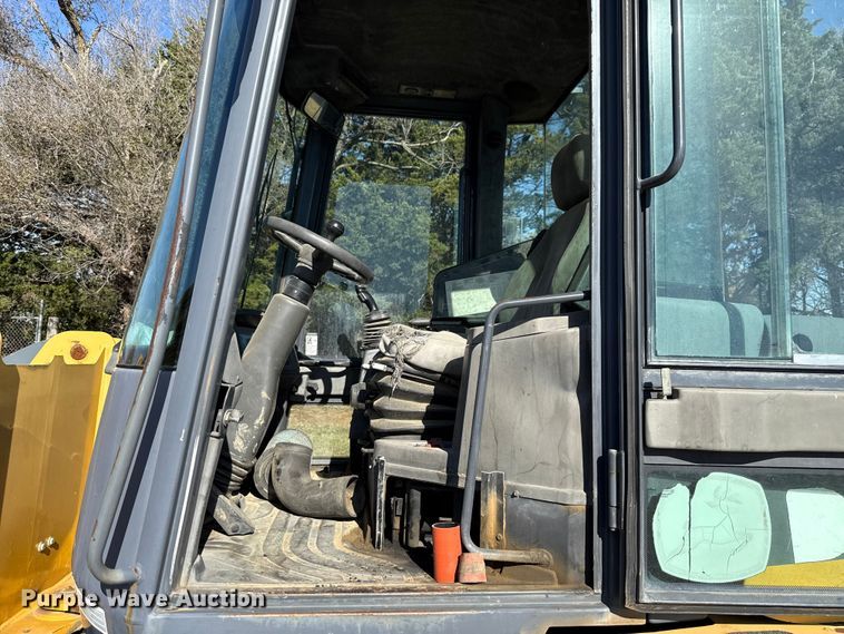 image for item EU5405 2008 John Deere 304J wheel loader