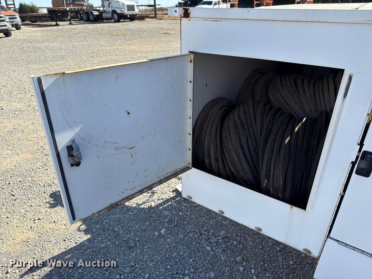 image for item EU5406 2011 Twin Oaks Industries Tow Pro heater