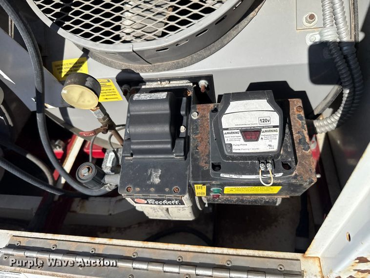 image for item EU5406 2011 Twin Oaks Industries Tow Pro heater