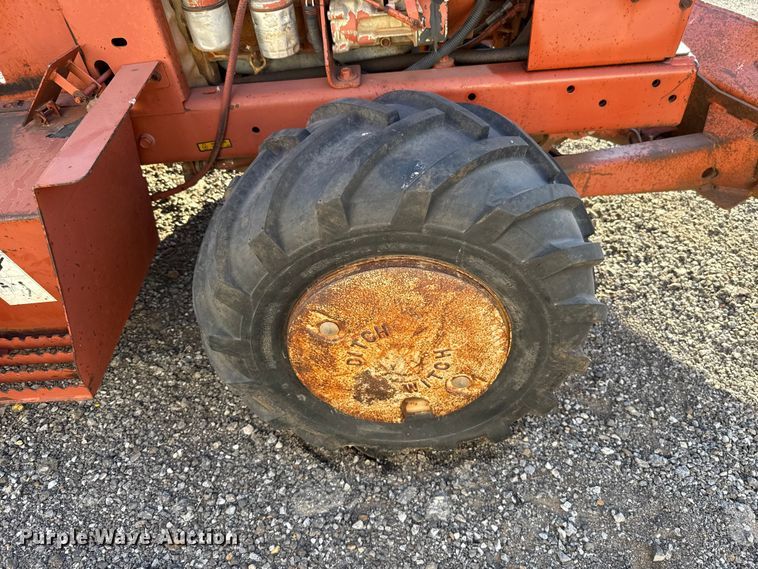 image for item EU5425 1995 Ditch Witch 3500DDLSB trencher