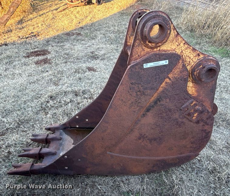 image for item EU5437 H&H CAT 320L excavator bucket