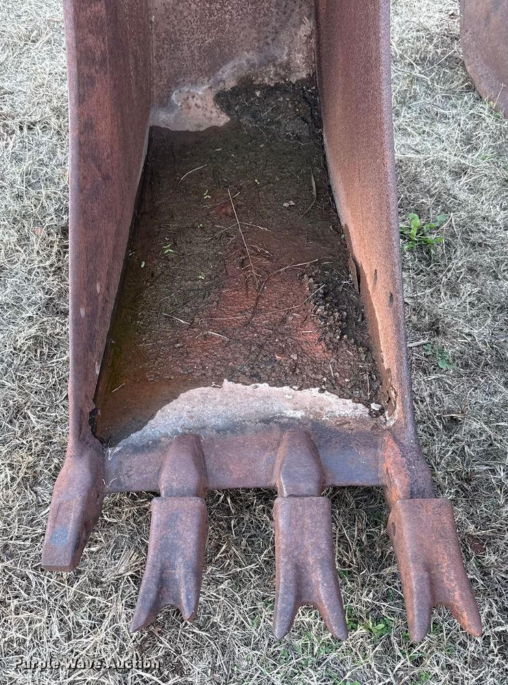 image for item EU5437 H&H CAT 320L excavator bucket