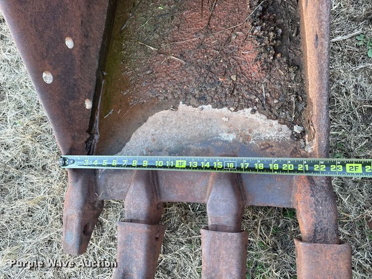 image for item EU5437 H&H CAT 320L excavator bucket