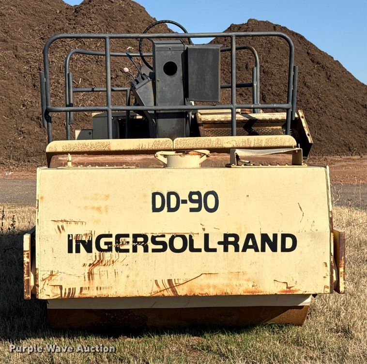 image for item EU5443 Ingersoll-Rand DD-90 double drum roller