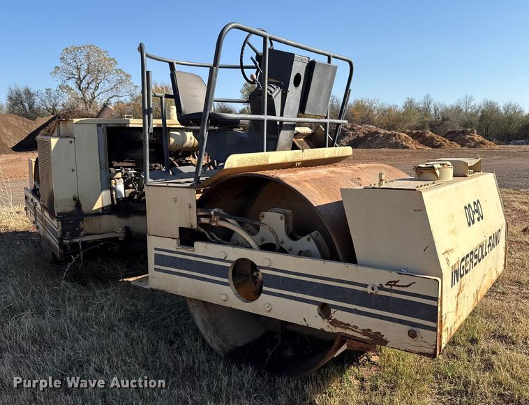 image for item EU5443 Ingersoll-Rand DD-90 double drum roller