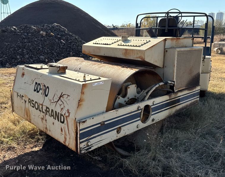 image for item EU5443 Ingersoll-Rand DD-90 double drum roller