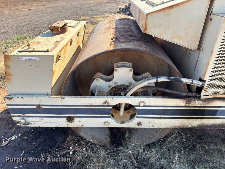 image for item EU5443 Ingersoll-Rand DD-90 double drum roller