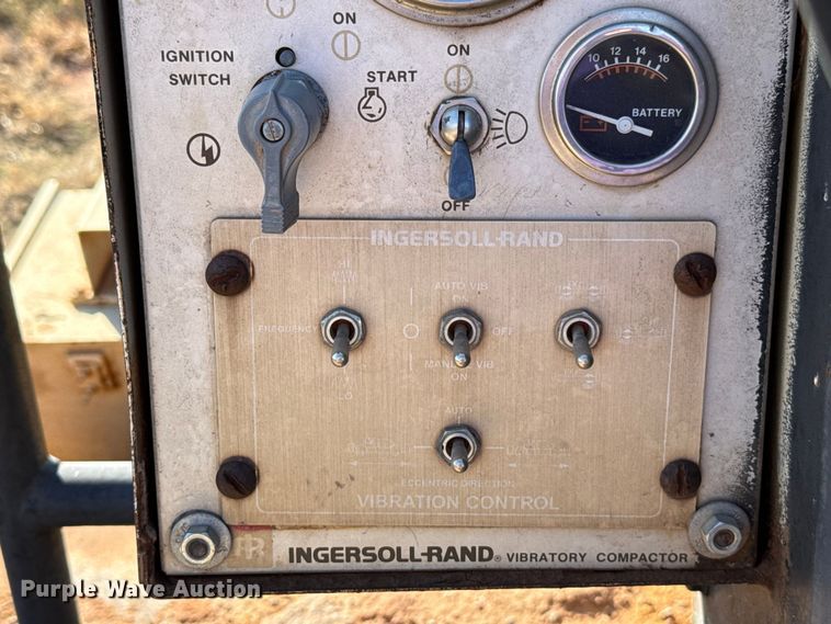 image for item EU5443 Ingersoll-Rand DD-90 double drum roller