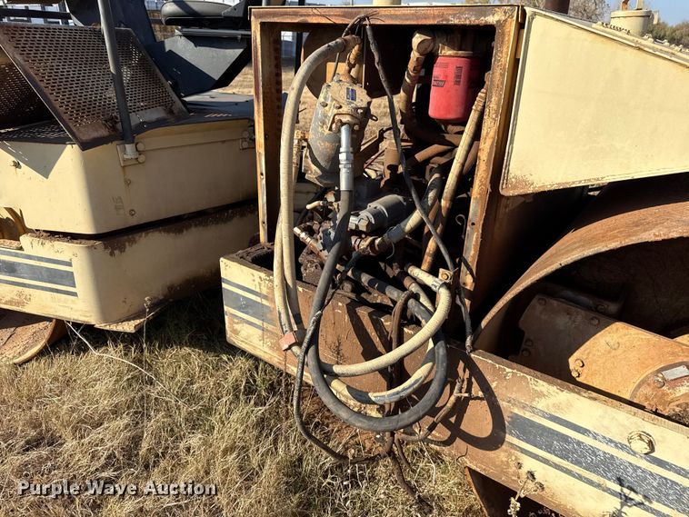 image for item EU5443 Ingersoll-Rand DD-90 double drum roller