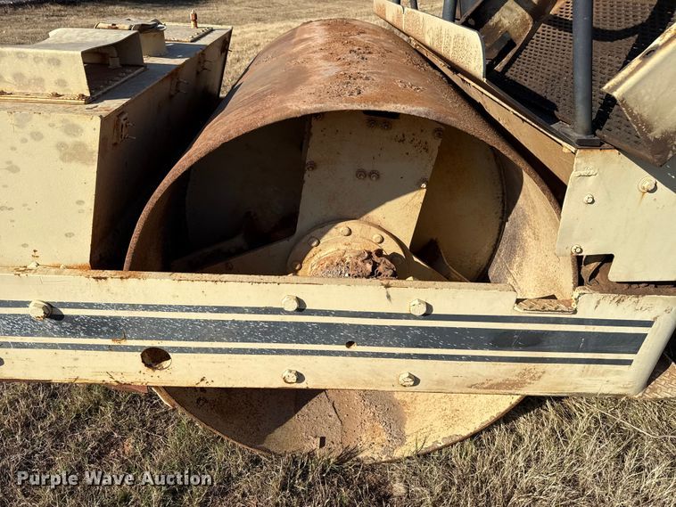 image for item EU5443 Ingersoll-Rand DD-90 double drum roller